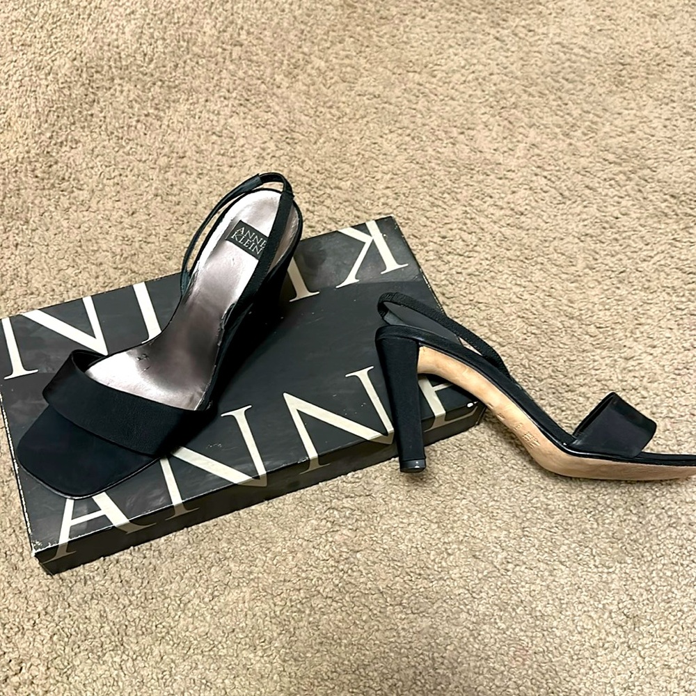 Gorgeous Anne Klein scrappy heels 👠 - worn once